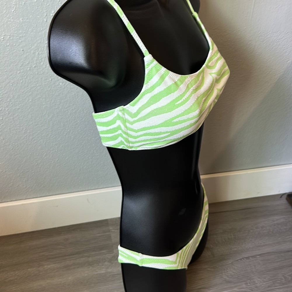Green Zebra style swimsuit set! - Picture 9 of 15